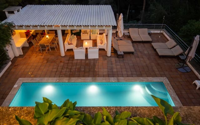 Villa/Maison de 6 chambres à louer à Costa d'en Blanes, Calvià avec piscine garage - 8 500 € (Ref: 9479066)