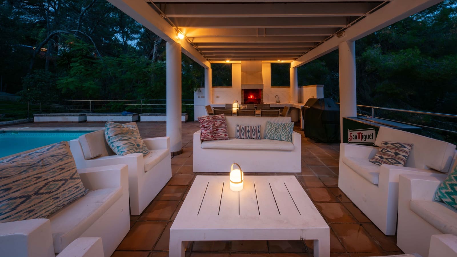 Villa/Maison de 6 chambres à louer à Costa d'en Blanes avec piscine garage - 8 500 € (Ref: 9479066)