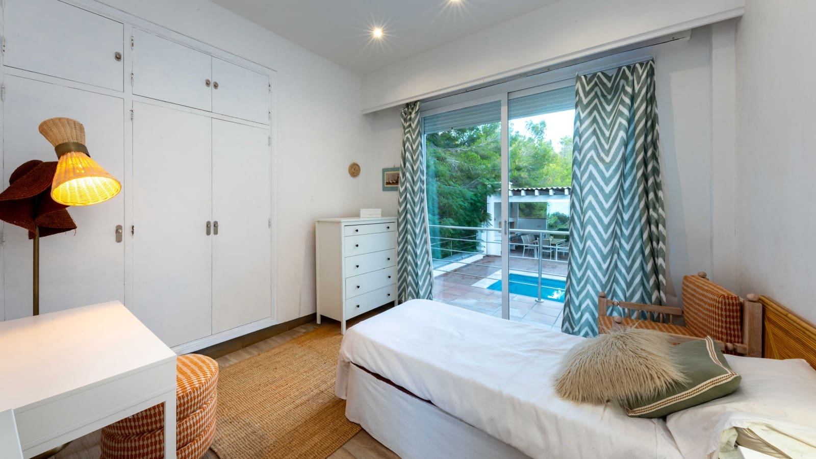 Villa/Maison de 6 chambres à louer à Costa d'en Blanes avec piscine garage - 8 500 € (Ref: 9479066)