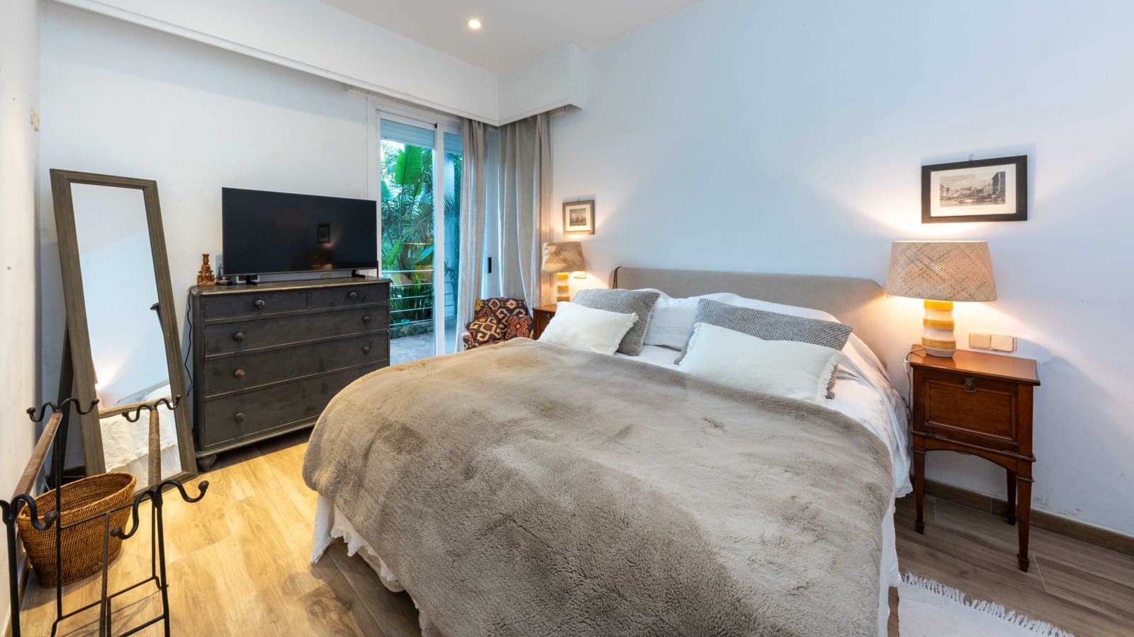 Villa/Maison de 6 chambres à louer à Costa d'en Blanes avec piscine garage - 8 500 € (Ref: 9479066)