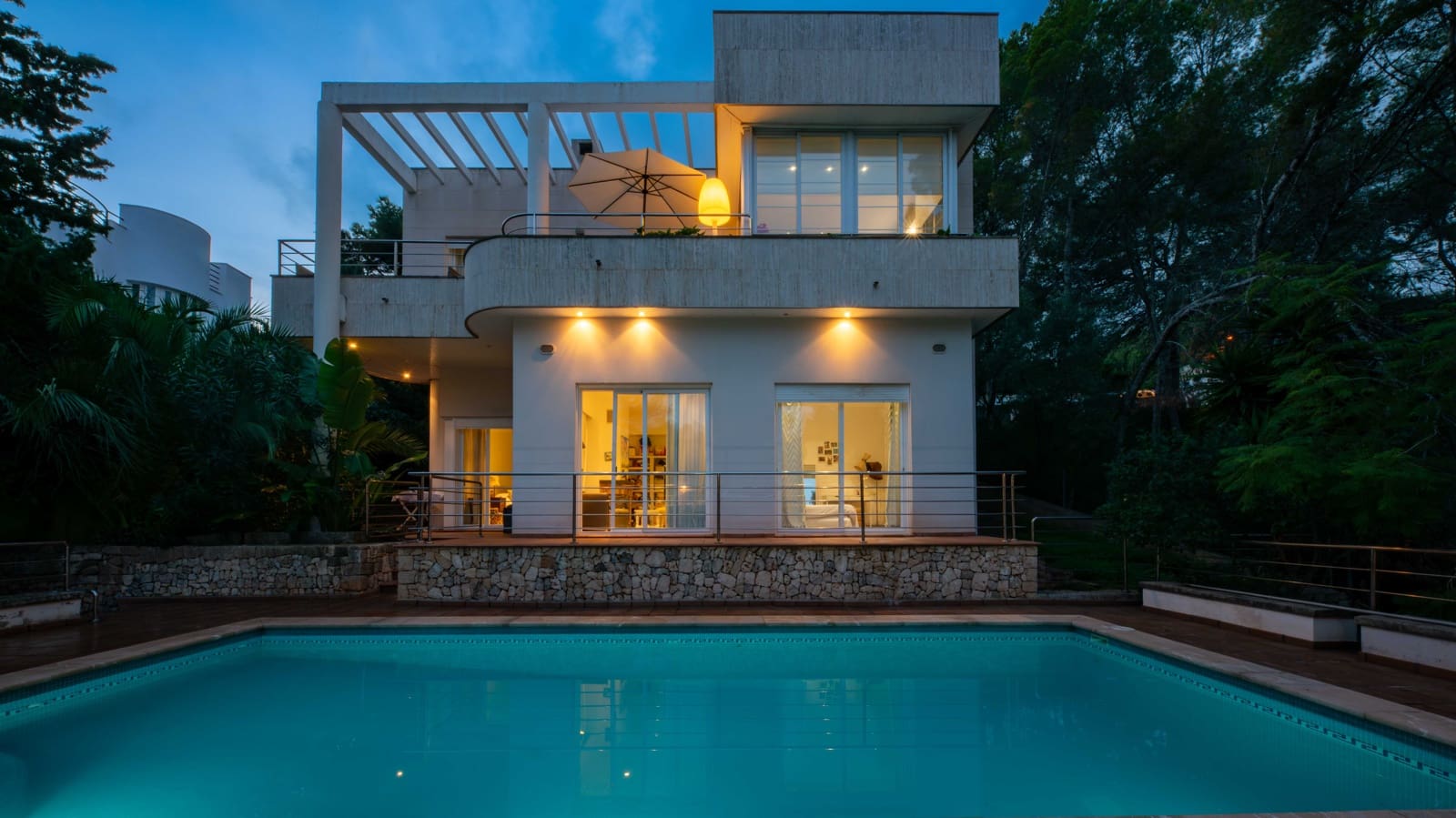 Villa/Maison de 6 chambres à louer à Costa d'en Blanes avec piscine garage - 8 500 € (Ref: 9479066)