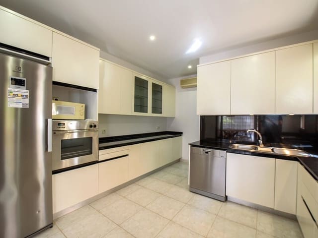 3 makuuhuone Rivitalo myytävänä paikassa Portocristo / Port de Manacor, Manacor mukana uima-altaan 
autotalli - 1 590 000 € (Ref: 9494064)