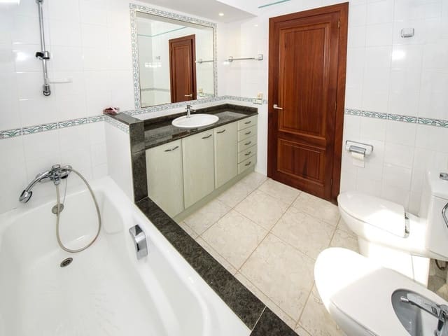 3 makuuhuone Rivitalo myytävänä paikassa Portocristo / Port de Manacor, Manacor mukana uima-altaan 
autotalli - 1 590 000 € (Ref: 9494064)