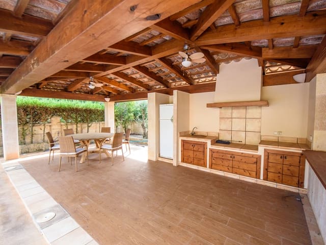 3 makuuhuone Rivitalo myytävänä paikassa Portocristo / Port de Manacor, Manacor mukana uima-altaan 
autotalli - 1 590 000 € (Ref: 9494064)