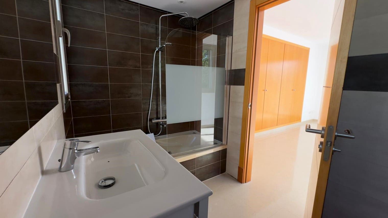 4 bedroom Semi-detached Villa for rent in Cala Vinyes / Cala Vinyas / Cala Vinas with garage - € 3,750 (Ref: 9496551)