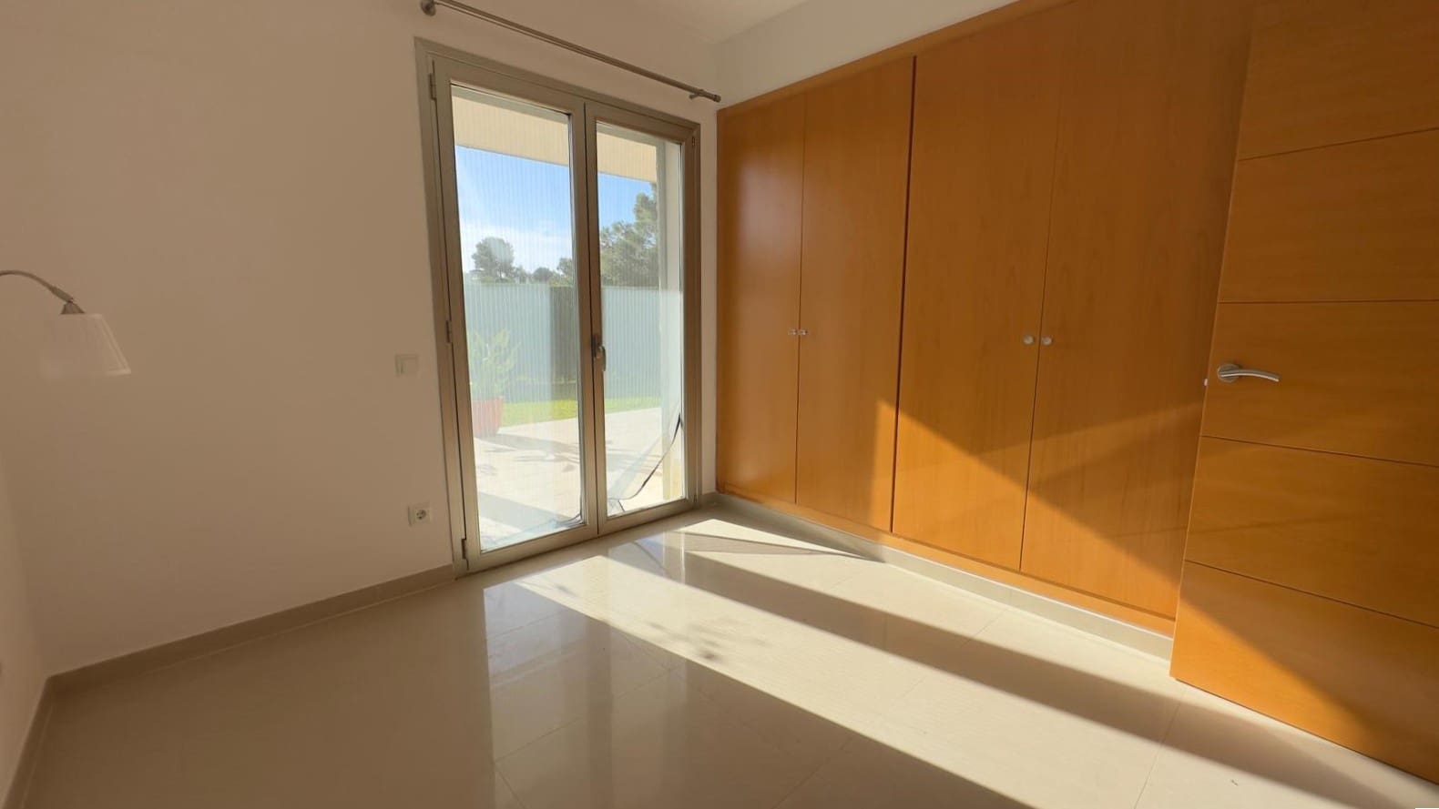 4 bedroom Semi-detached Villa for rent in Cala Vinyes / Cala Vinyas / Cala Vinas with garage - € 3,750 (Ref: 9496551)