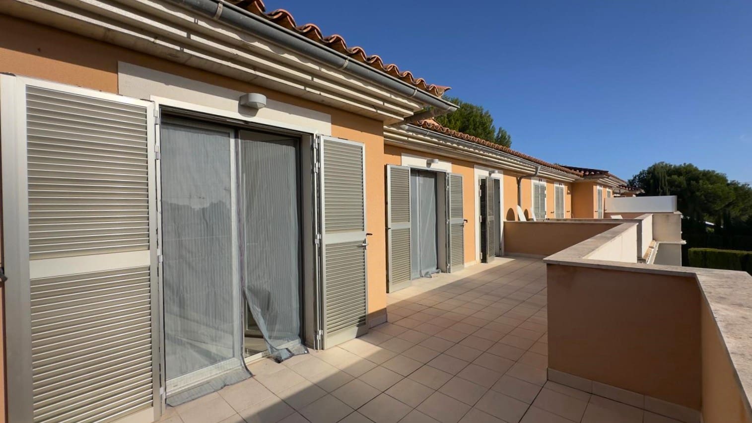 4 bedroom Semi-detached Villa for rent in Cala Vinyes / Cala Vinyas / Cala Vinas with garage - € 3,750 (Ref: 9496551)