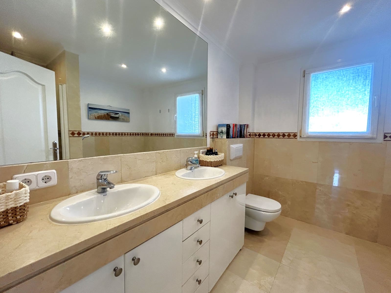 3 bedroom Apartment for rent in Santa Ponsa with garage - € 3,200 (Ref: 9500738)