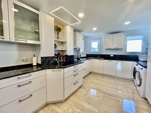 3 bedroom Apartment for rent in Santa Ponsa, Calvià with garage - € 3,200 (Ref: 9500738)