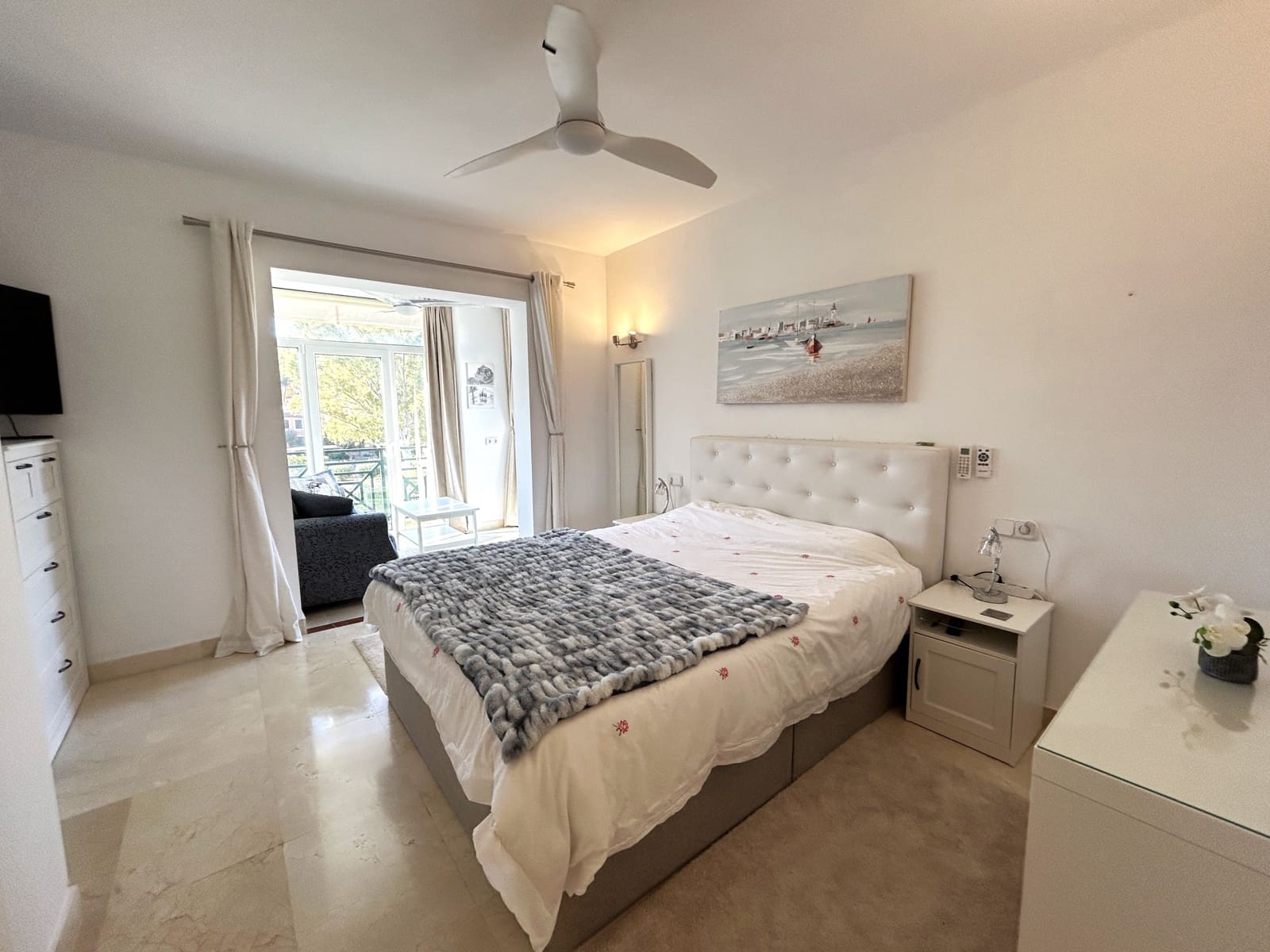 3 bedroom Apartment for rent in Santa Ponsa with garage - € 3,200 (Ref: 9500738)