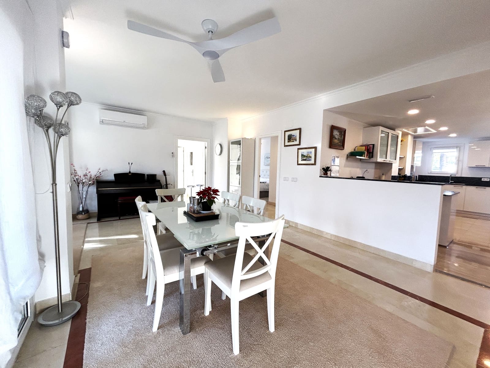 3 bedroom Apartment for rent in Santa Ponsa with garage - € 3,200 (Ref: 9500738)