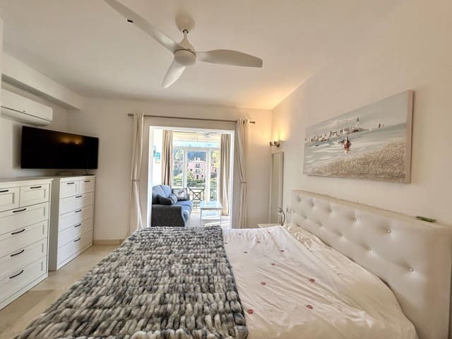 3 bedroom Apartment for rent in Santa Ponsa, Calvià with garage - € 3,200 (Ref: 9500738)