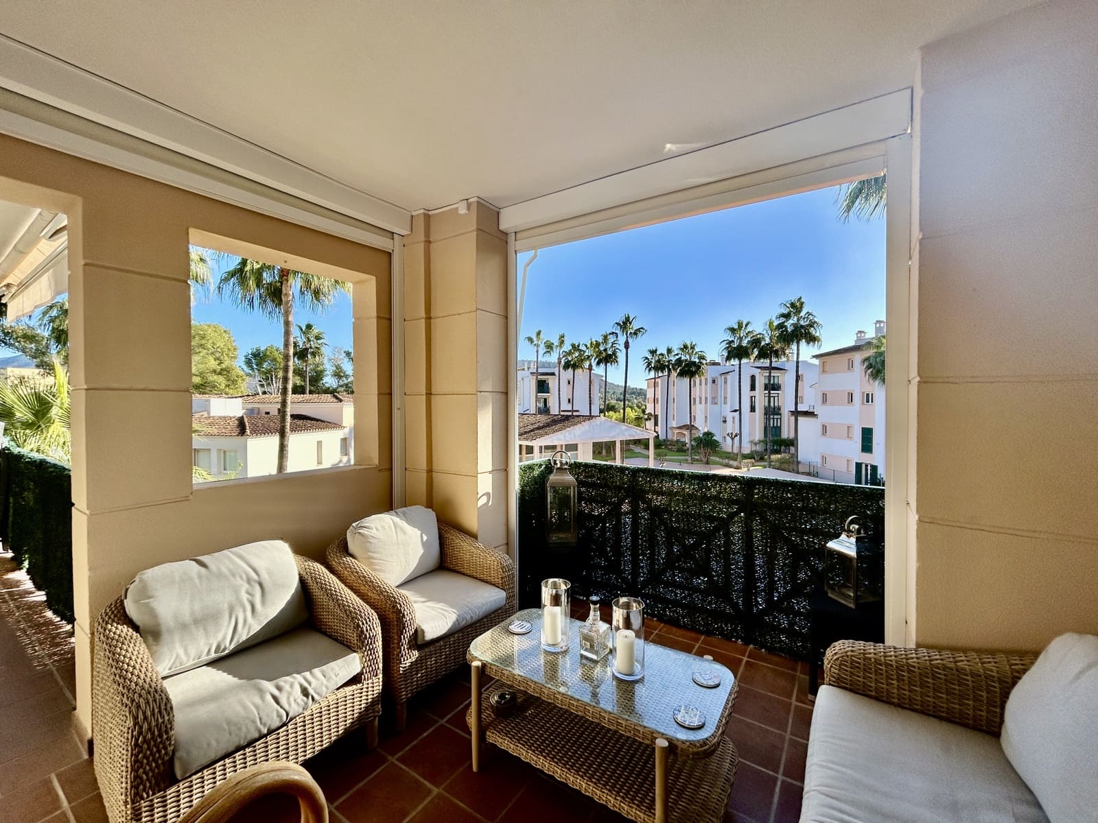 3 bedroom Apartment for rent in Santa Ponsa with garage - € 3,200 (Ref: 9500738)