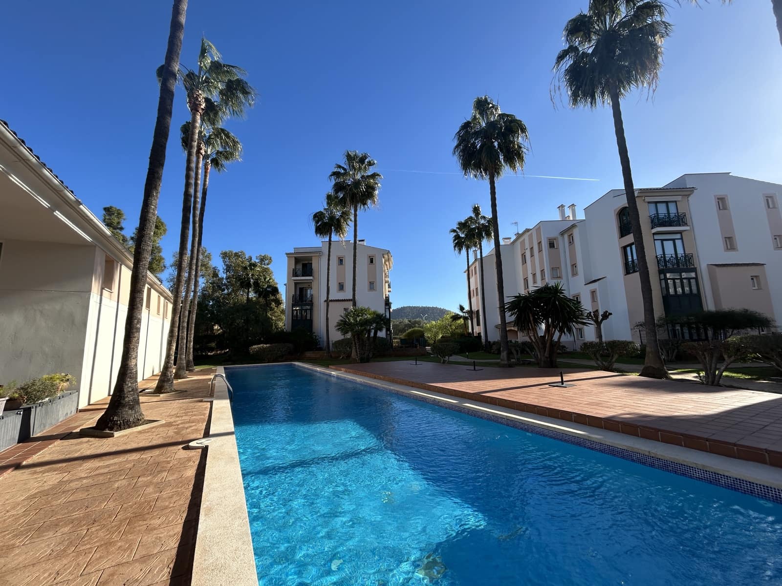 3 bedroom Apartment for rent in Santa Ponsa with garage - € 3,200 (Ref: 9500738)