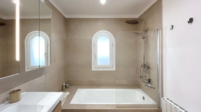 Maison de Ville de 5 chambres à louer à Son Serra - La Vileta, Palma de Mallorca - 3 500 € (Ref: 9511353)