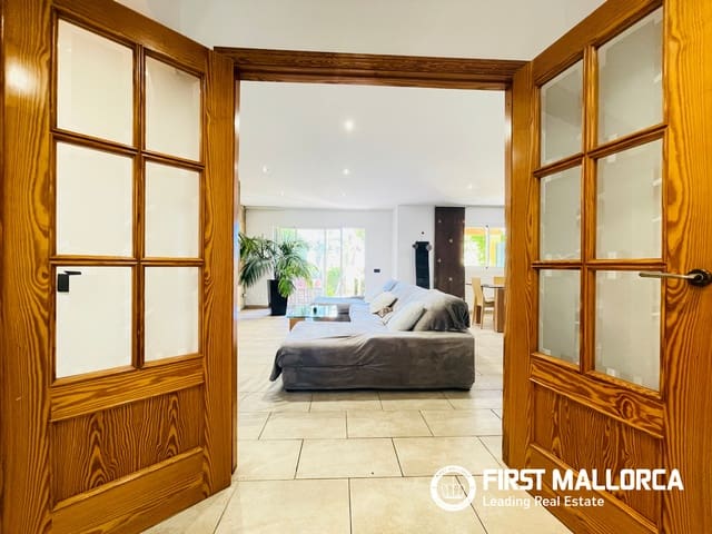 3 bedroom Semi-detached Villa for sale in Santa Ponsa, Calvià with garage - € 850,000 (Ref: 9511354)