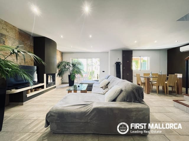 3 bedroom Semi-detached Villa for sale in Santa Ponsa, Calvià with garage - € 850,000 (Ref: 9511354)