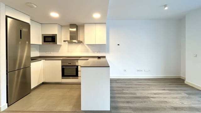 2 soveværelse Lejlighed til leje i Santa Ponsa, Calvià med garage - € 2.000 (Ref: 9517958)