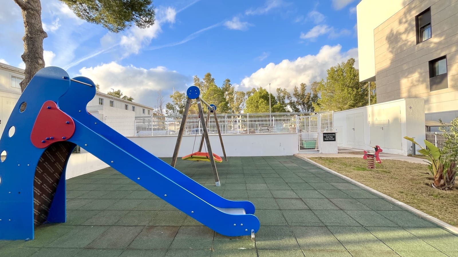 2 soveværelse Lejlighed til leje i Santa Ponsa med garage - € 2.000 (Ref: 9517958)