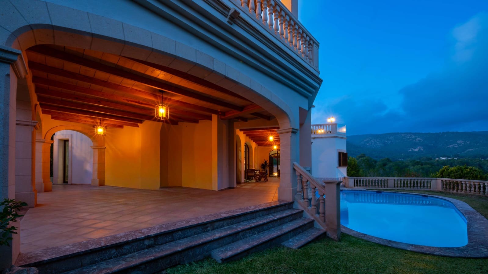 5 bedroom Villa for sale in Bendinat with pool garage - € 3,950,000 (Ref: 9525862)