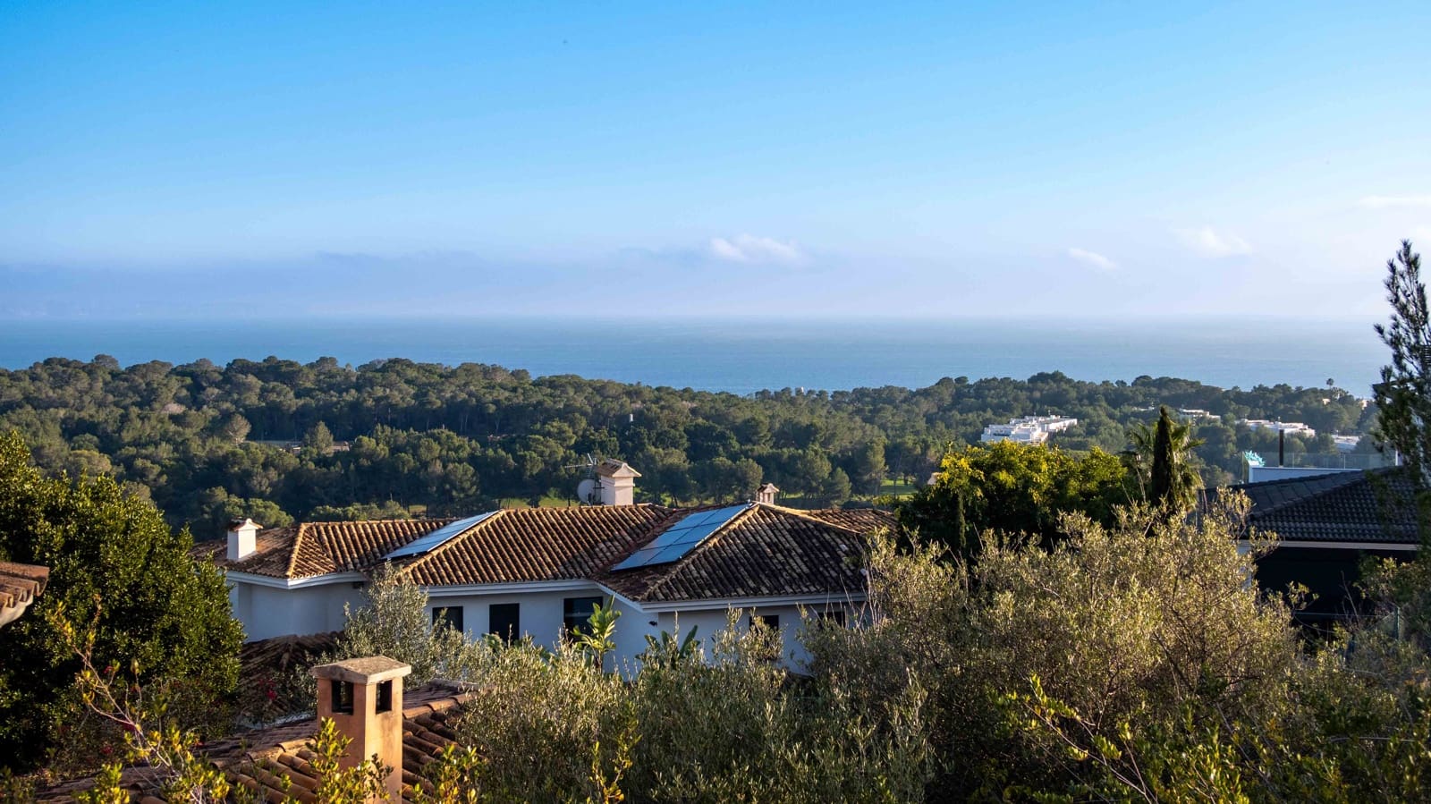 5 bedroom Villa for sale in Bendinat with pool garage - € 3,950,000 (Ref: 9525862)