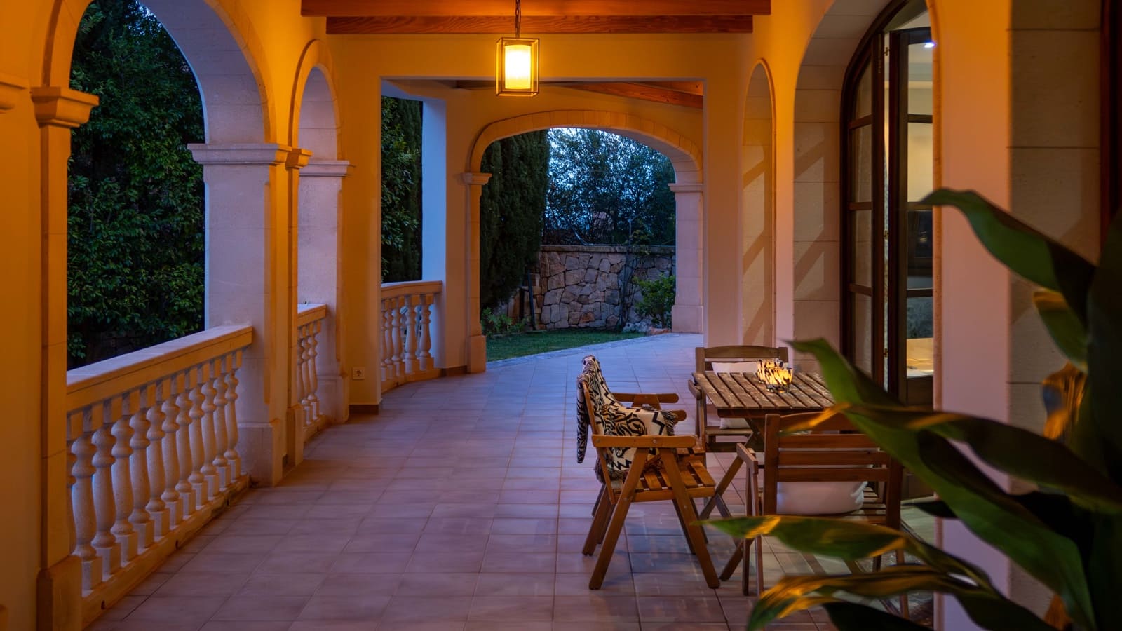 5 bedroom Villa for sale in Bendinat with pool garage - € 3,950,000 (Ref: 9525862)