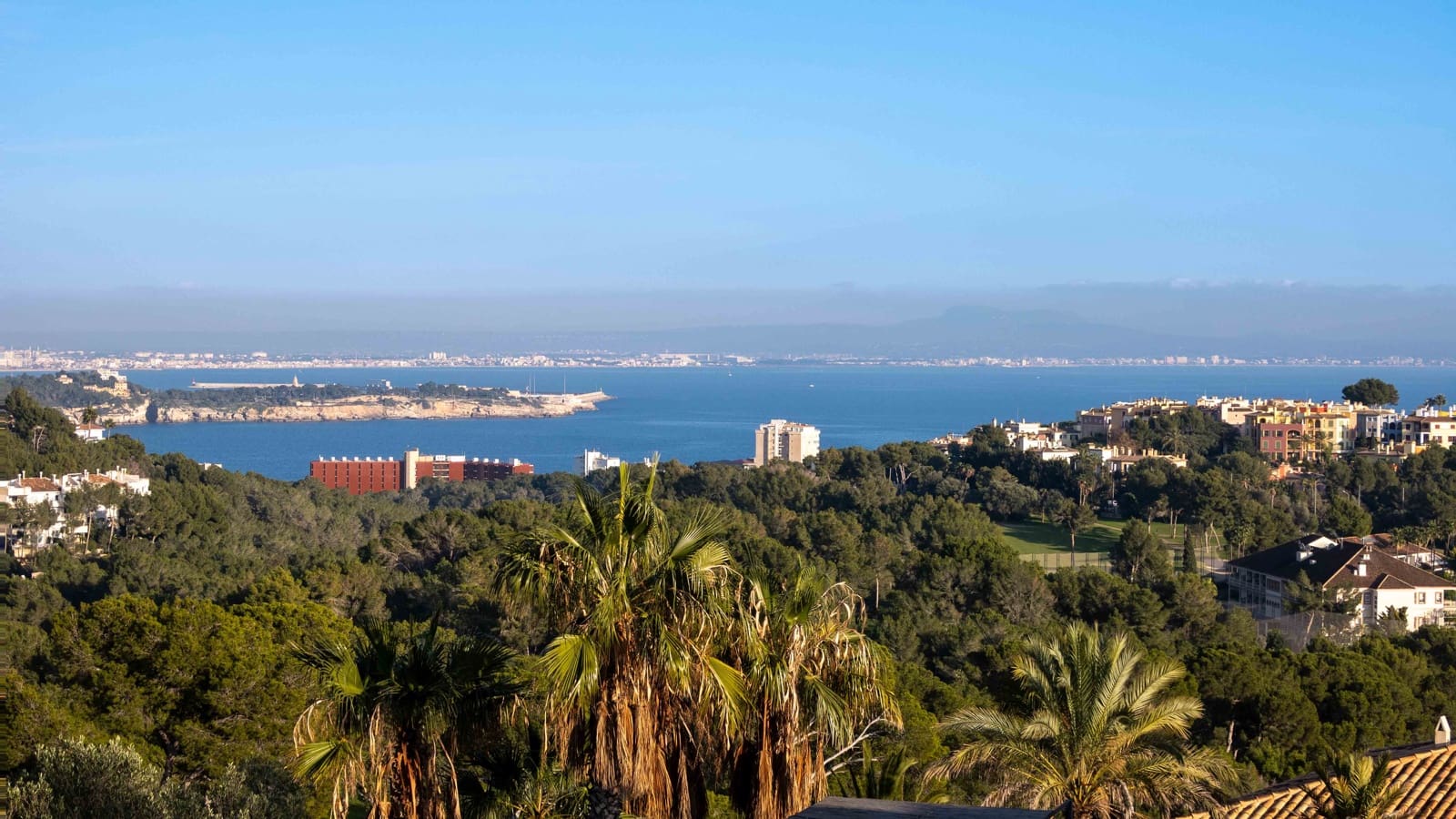 5 bedroom Villa for sale in Bendinat with pool garage - € 3,950,000 (Ref: 9525862)