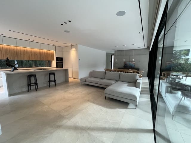 5 soveværelse Villa til leje i Sa Pobla med swimmingpool garage - € 5.500 (Ref: 9525863)