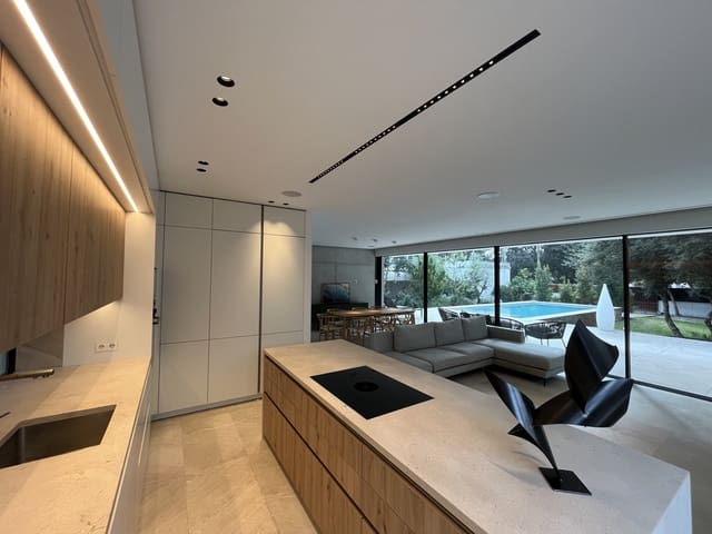 5 soveværelse Villa til leje i Sa Pobla med swimmingpool garage - € 5.500 (Ref: 9525863)