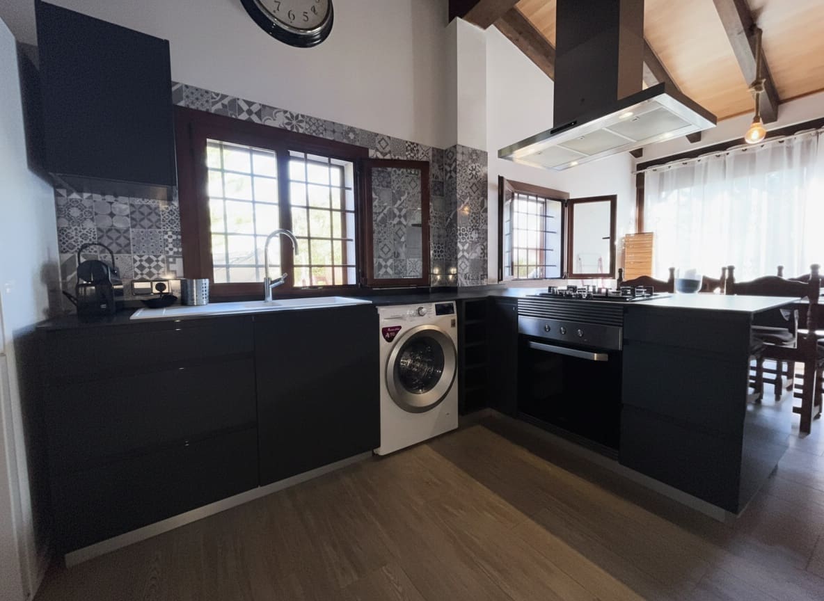 1 Zimmer Finca/Landgut zu vermieten in Montuiri mit Pool Garage - 1.700 € (Ref: 9539720)