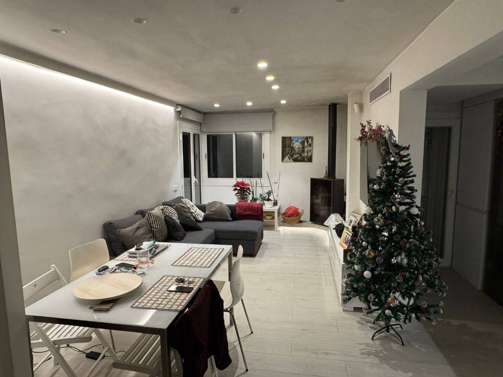 2 bedroom Apartment for rent in Puerto de Alcudia with garage - € 1,500 (Ref: 9539722)