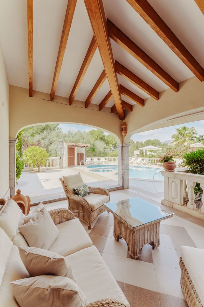 5 bedroom Villa for rent in Establiments with pool garage - € 7,200 (Ref: 9539724)