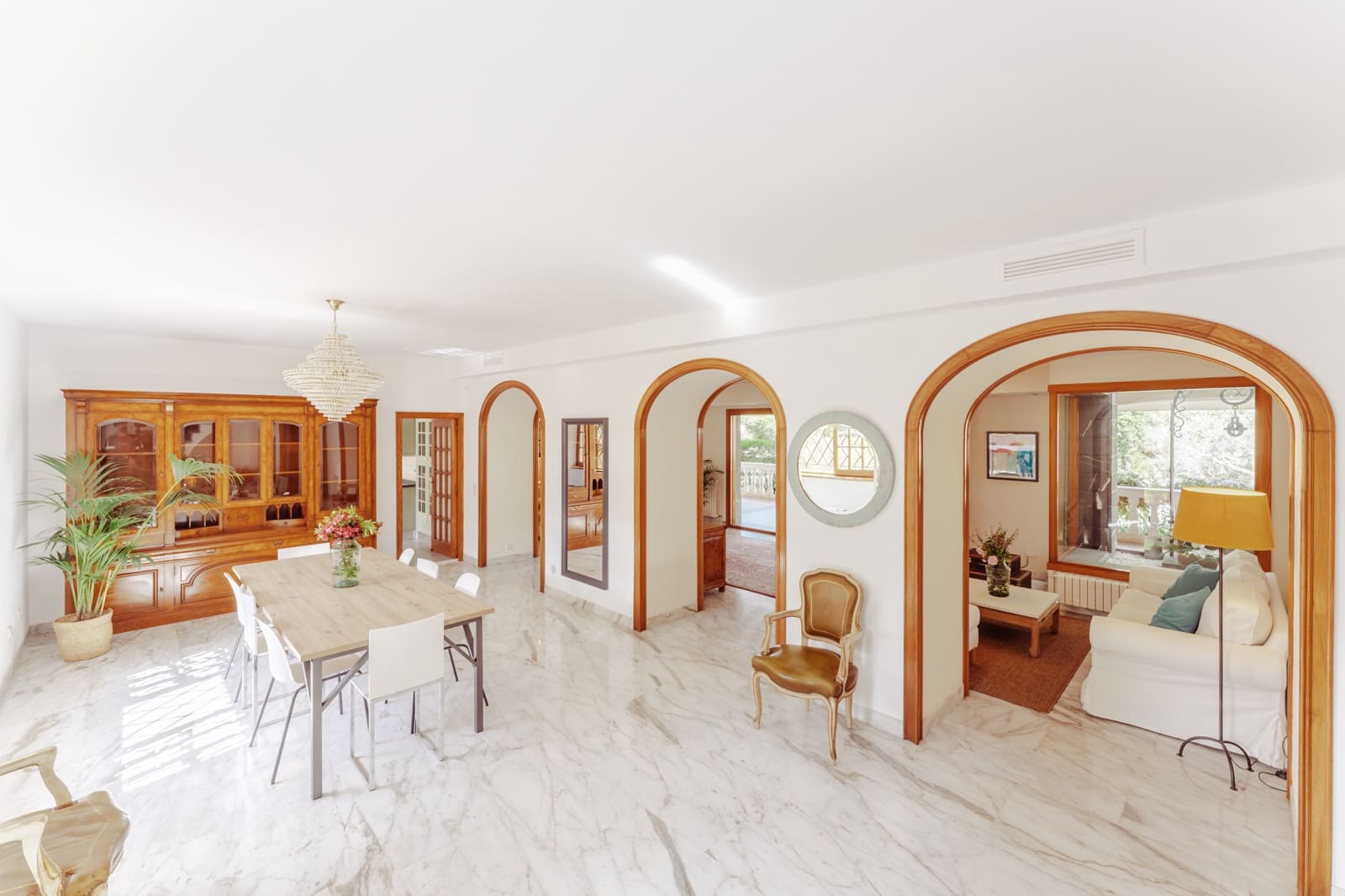 5 bedroom Villa for rent in Establiments with pool garage - € 7,200 (Ref: 9539724)