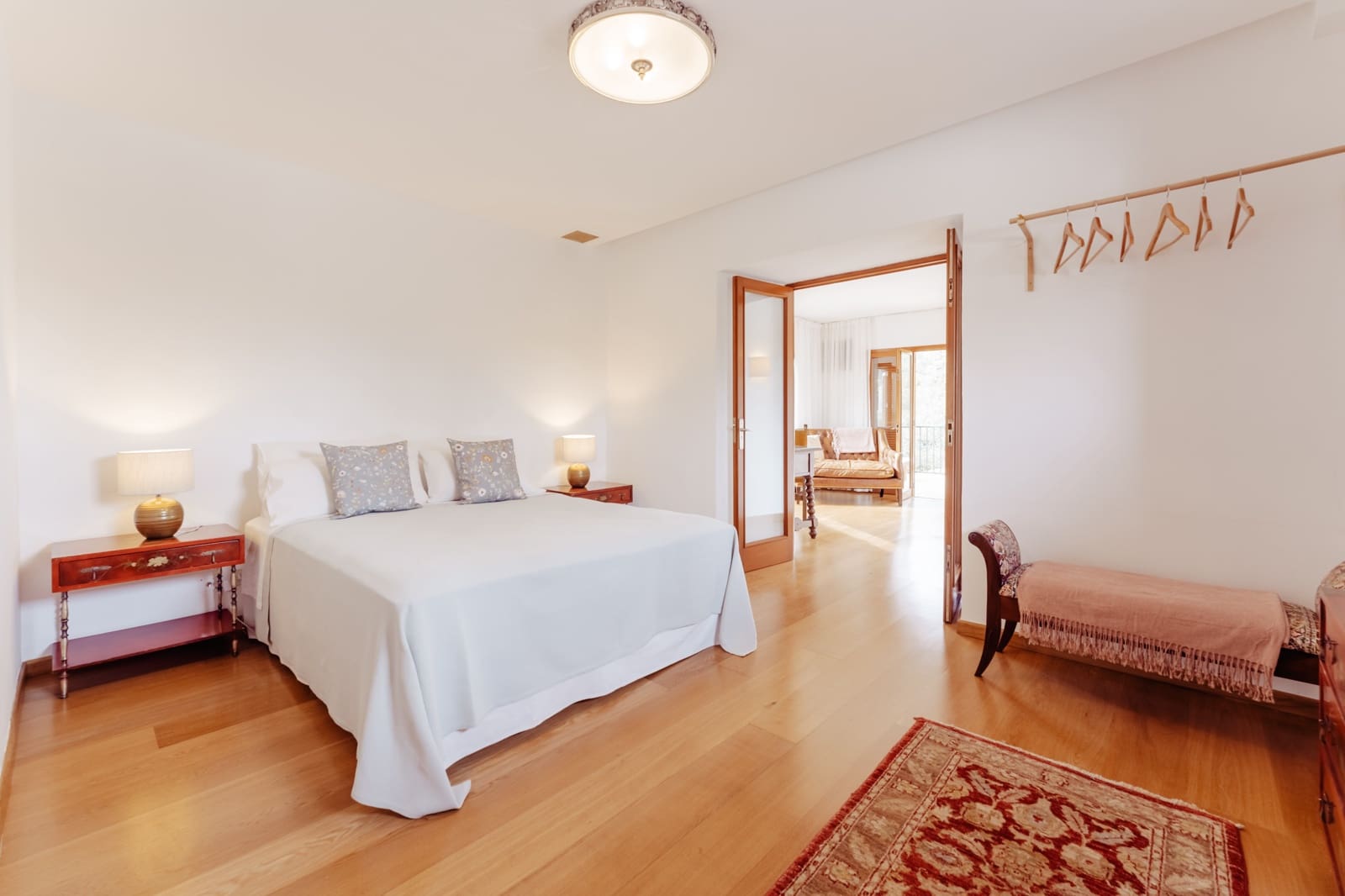 5 bedroom Villa for rent in Establiments with pool garage - € 7,200 (Ref: 9539724)