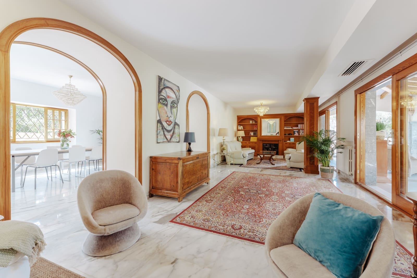 5 bedroom Villa for rent in Establiments with pool garage - € 7,200 (Ref: 9539724)