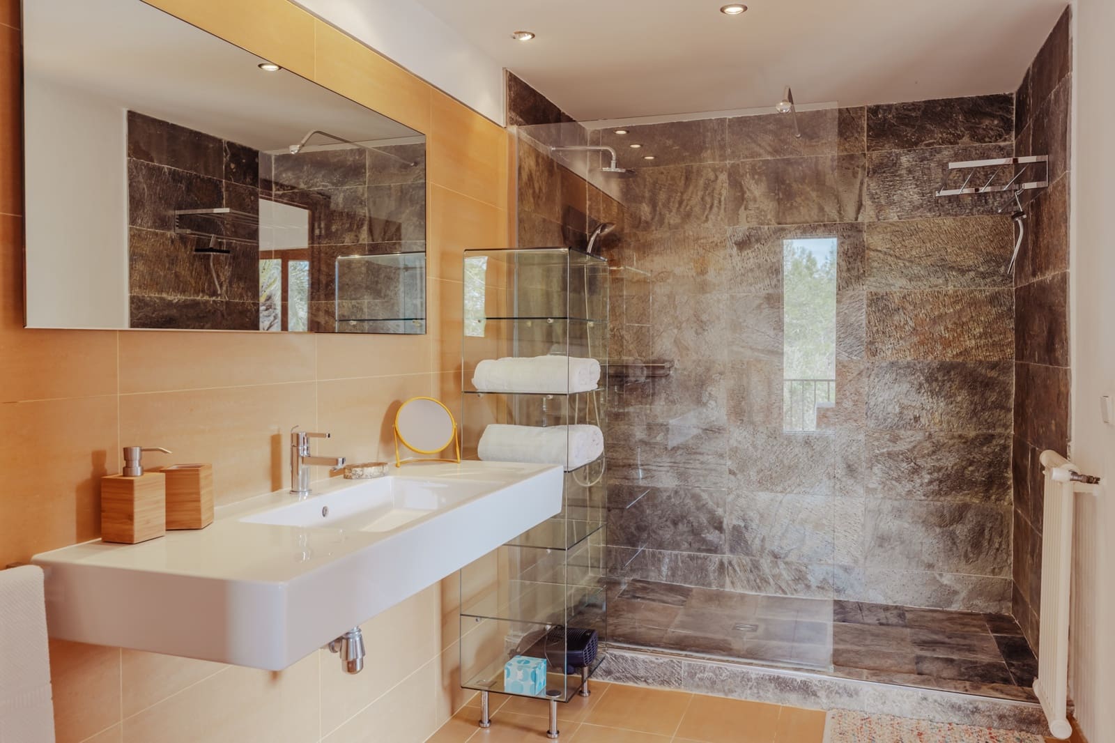 5 bedroom Villa for rent in Establiments with pool garage - € 7,200 (Ref: 9539724)