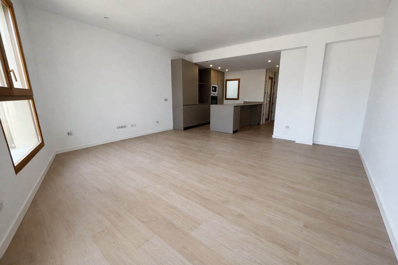 2 slaapkamer Appartement te huur in Muro - € 1.500 (Ref: 9547226)