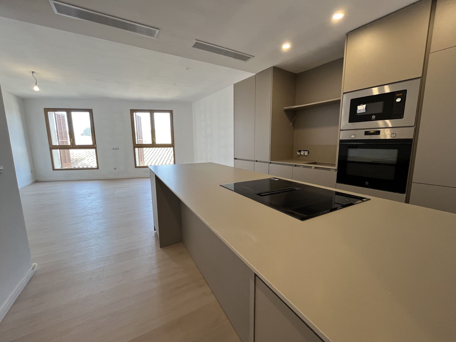 2 slaapkamer Appartement te huur in Muro - € 1.500 (Ref: 9547226)