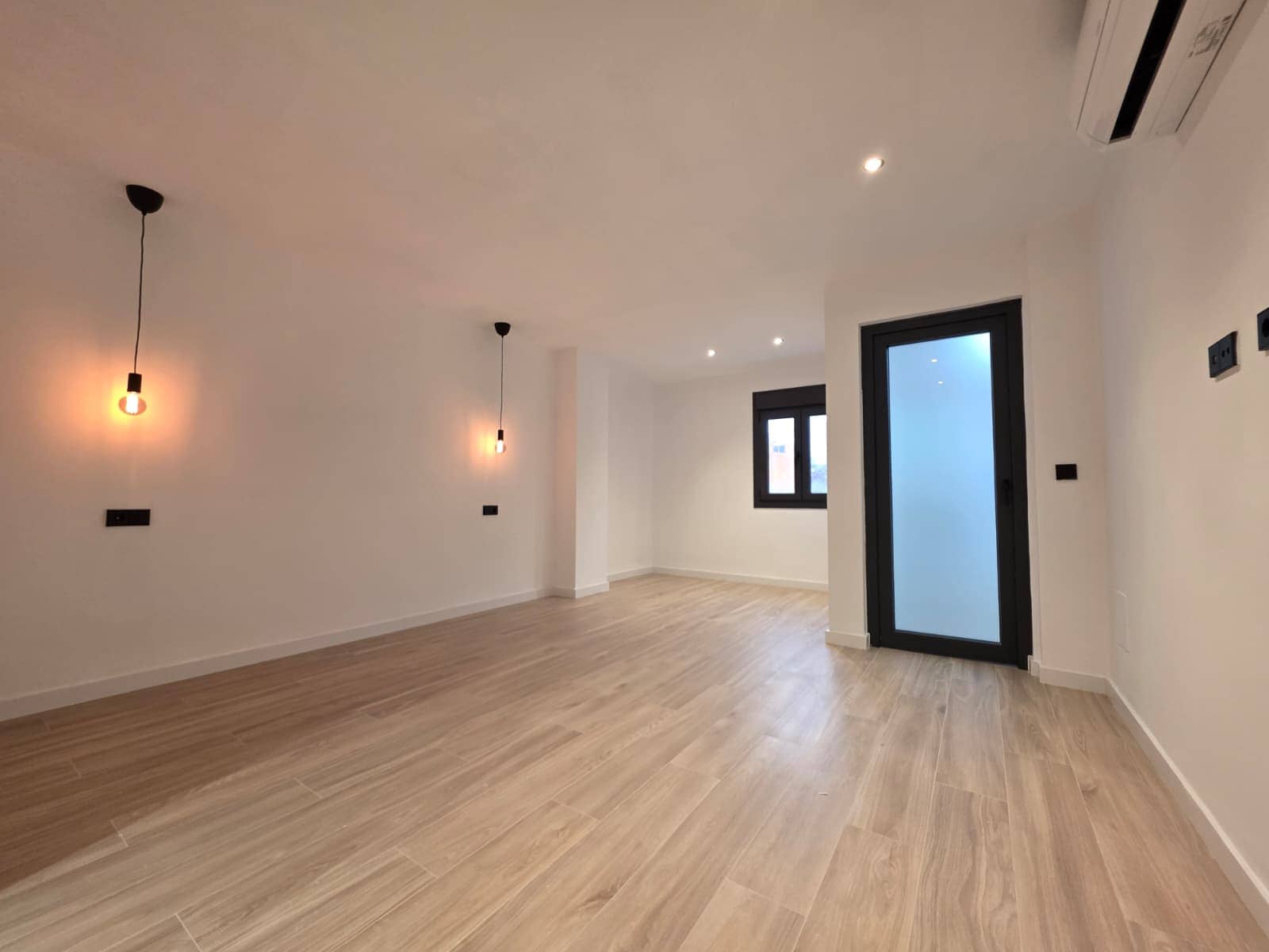 2 soveværelse Lejlighed til leje i Palma de Mallorca med garage - € 1.800 (Ref: 9553233)