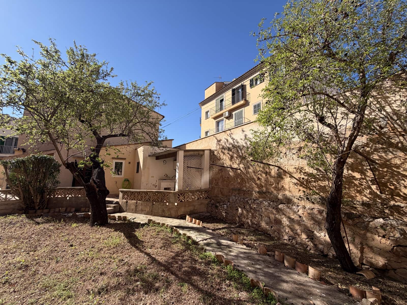 3 bedroom Villa for sale in Andratx with garage - € 750,000 (Ref: 9553235)