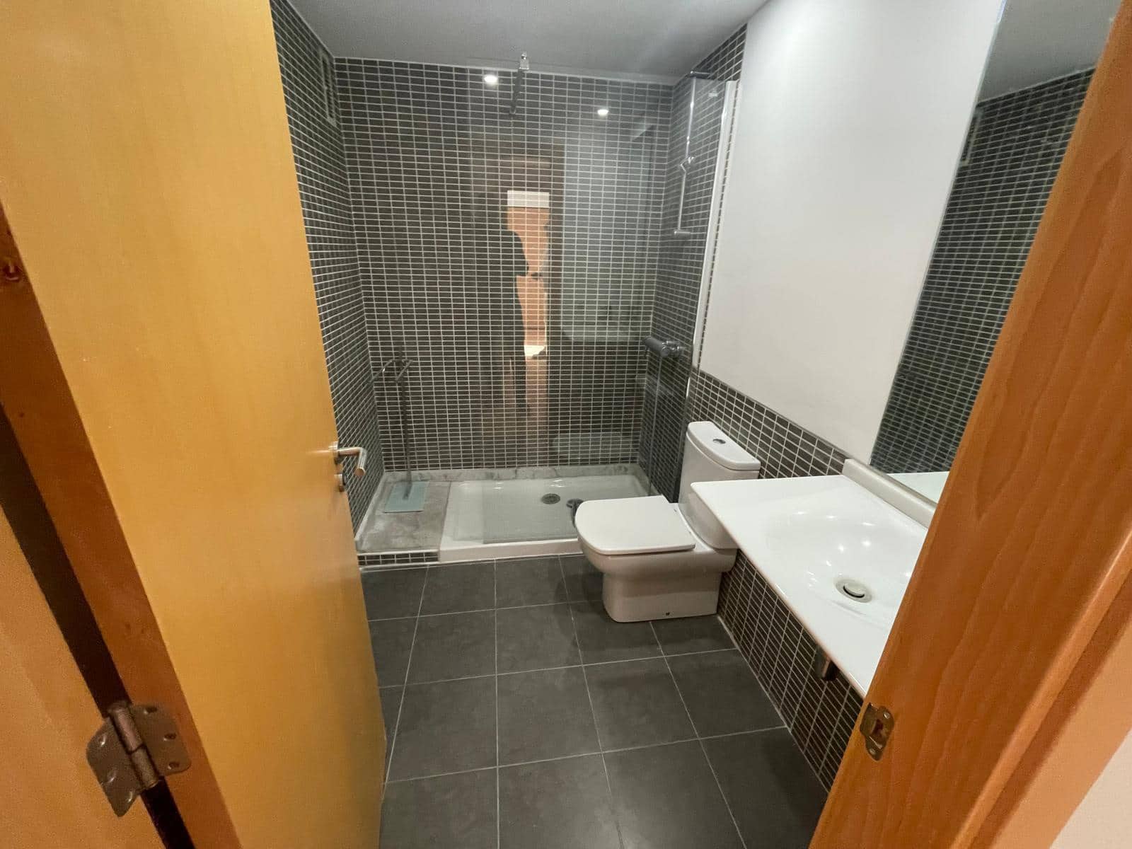 2 bedroom Apartment for rent in Palma de Mallorca with garage - € 1,800 (Ref: 9560679)