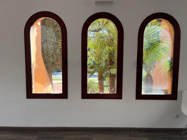 2 slaapkamer Commercieel te huur in Santa Ponsa, Calvià - € 8.000 (Ref: 9566711)