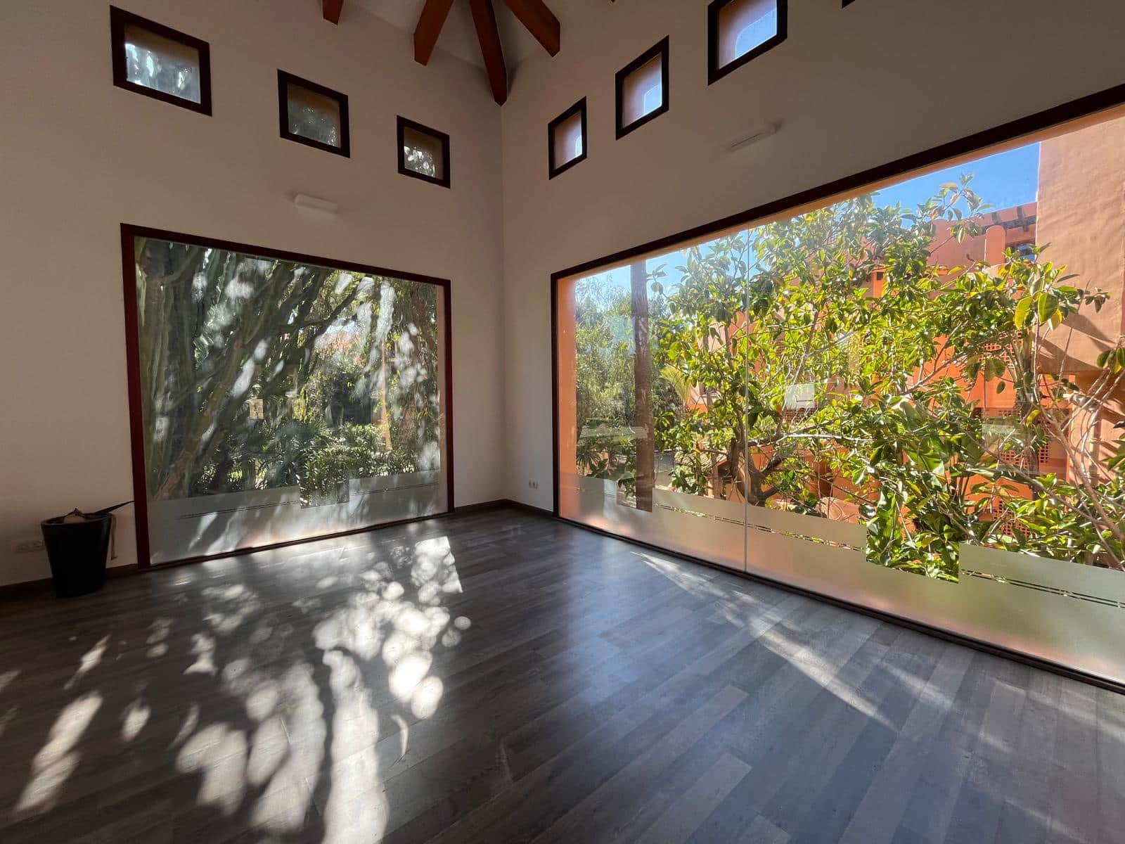 2 slaapkamer Commercieel te huur in Santa Ponsa - € 8.000 (Ref: 9566711)