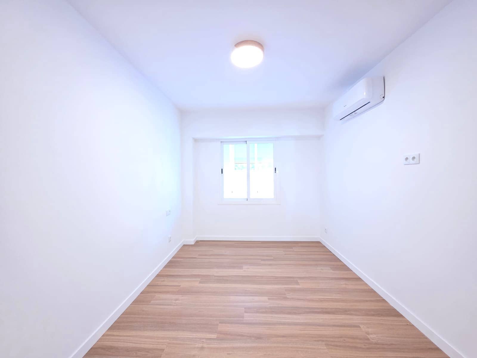 4 bedroom Apartment for rent in Palma de Mallorca - € 2,200 (Ref: 9570180)