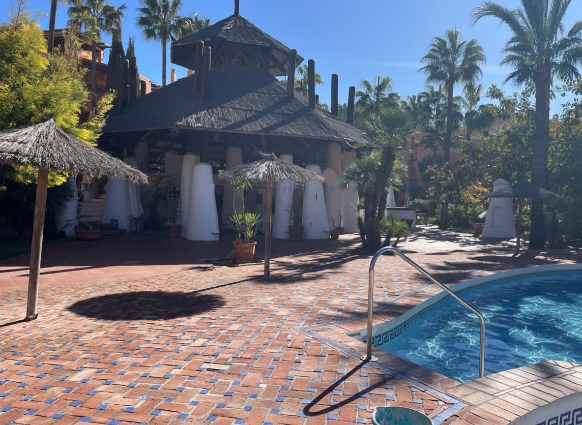 3 quarto Comercial para arrendar em Santa Ponsa - 4 500 € (Ref: 9570181)