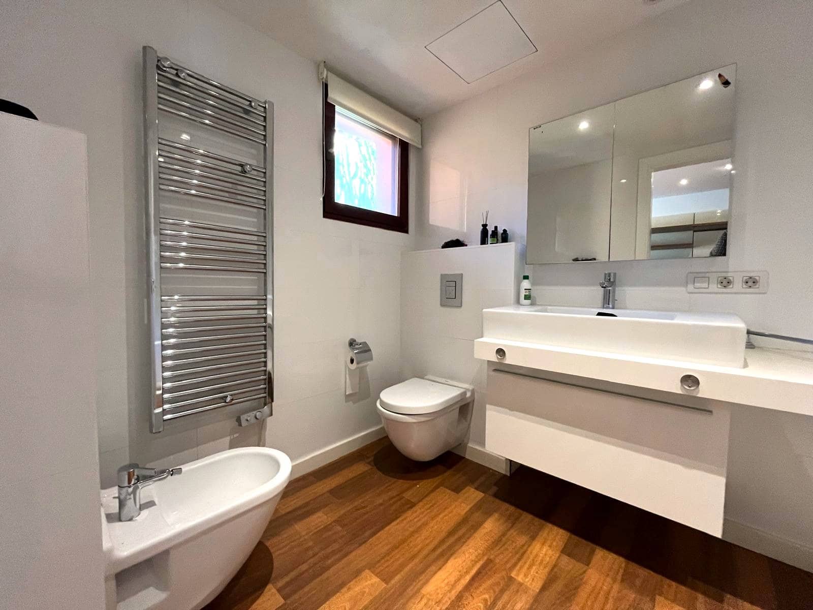 3 quarto Comercial para arrendar em Santa Ponsa - 4 500 € (Ref: 9570181)