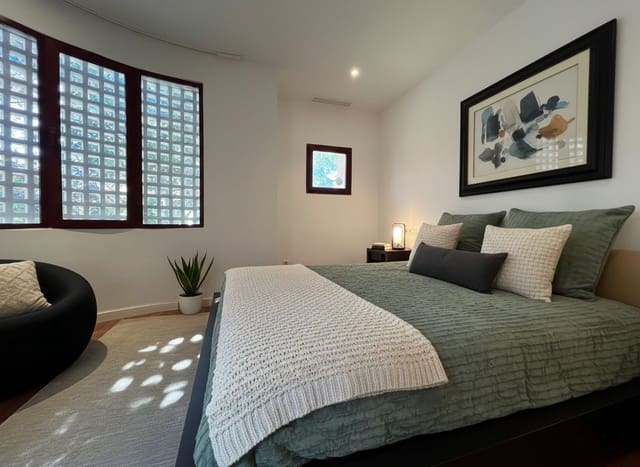 3 quarto Comercial para arrendar em Santa Ponsa, Calvià - 3 500 € (Ref: 9570181)