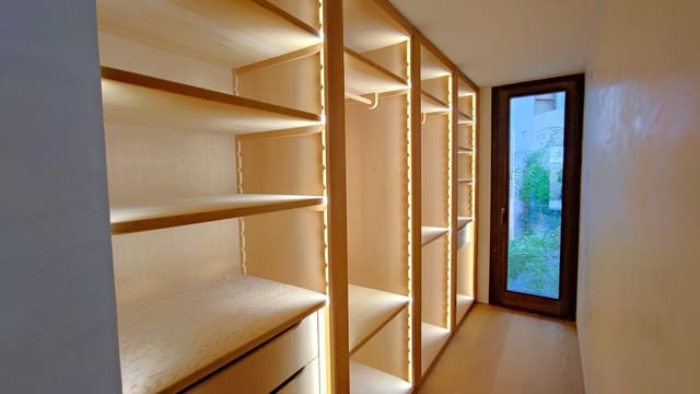 3 soverom Leilighet til leie i El Camp d'en Serralta, Palma de Mallorca med garasje - € 5 200 (Ref: 9570182)