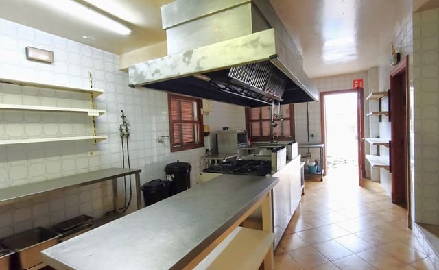 Kommersiell til salgs i Cala Figuera, Santanyí med garasje - € 570 000 (Ref: 9573500)