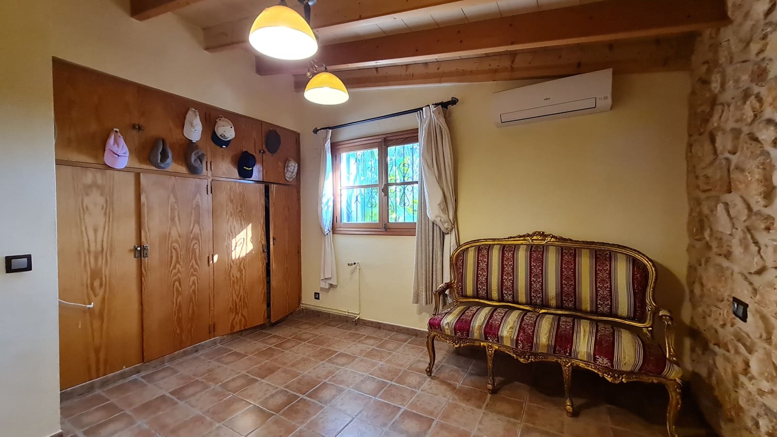 3 sypialnia Finka/Dom wiejski na sprzedaż w Llucmajor z basenem garażem - 550 000 € (Ref: 9573501)